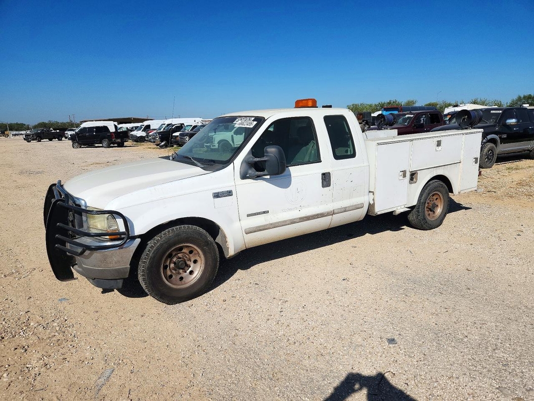 منظر 2001 FORD F250 SUPER DUTY، زاوية 1