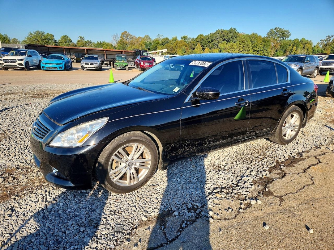 Vue de 2012 INFINITI G37 SEDAN JOURNEY, angle 1