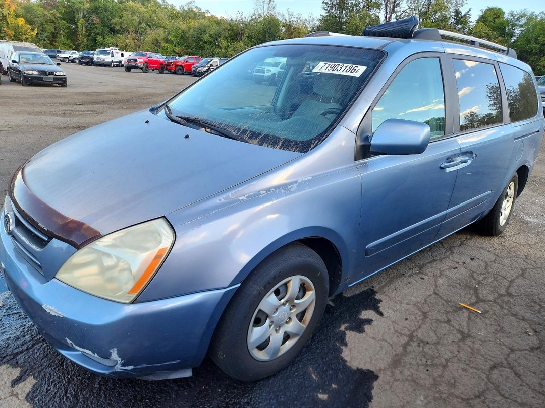 منظر 2007 KIA SEDONA BASE، زاوية 1