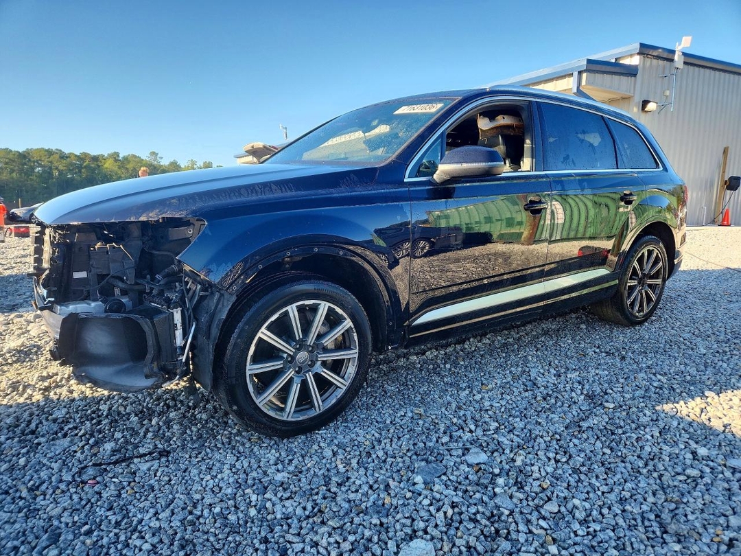 Vue de 2017 AUDI Q7 PRESTIGE, angle 1