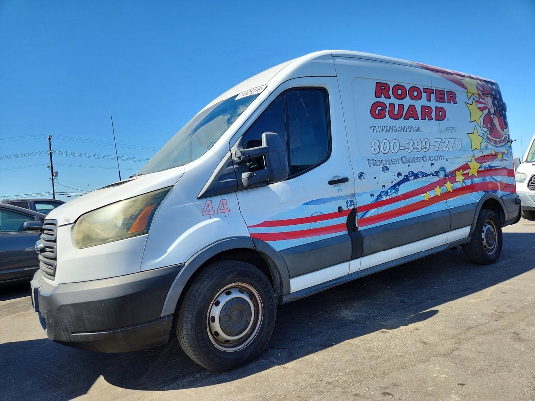 منظر 2017 FORD TRANSIT T-250، زاوية 1