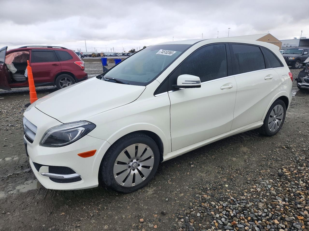 Vue de 2014 MERCEDES-BENZ B ELECTRIC, angle 1