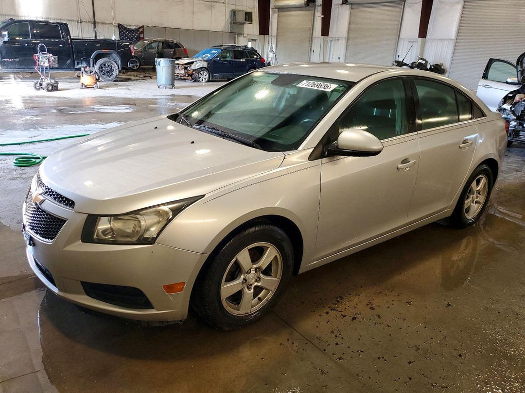 منظر 2013 CHEVROLET CRUZE LT، زاوية 1