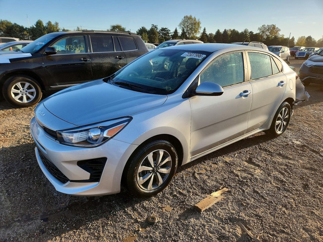 منظر 2023 KIA RIO S، زاوية 1