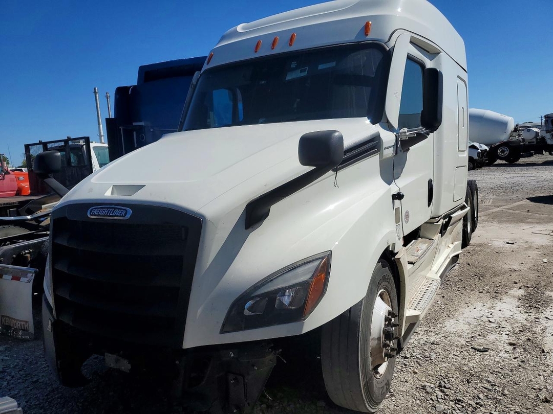 منظر 2024 FREIGHTLINER CASCADIA 126 TRUCK CAB AND CHASSIS، زاوية 1