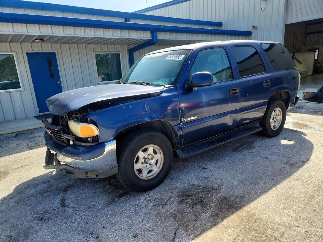 Vue de 2001 GMC YUKON, angle 1