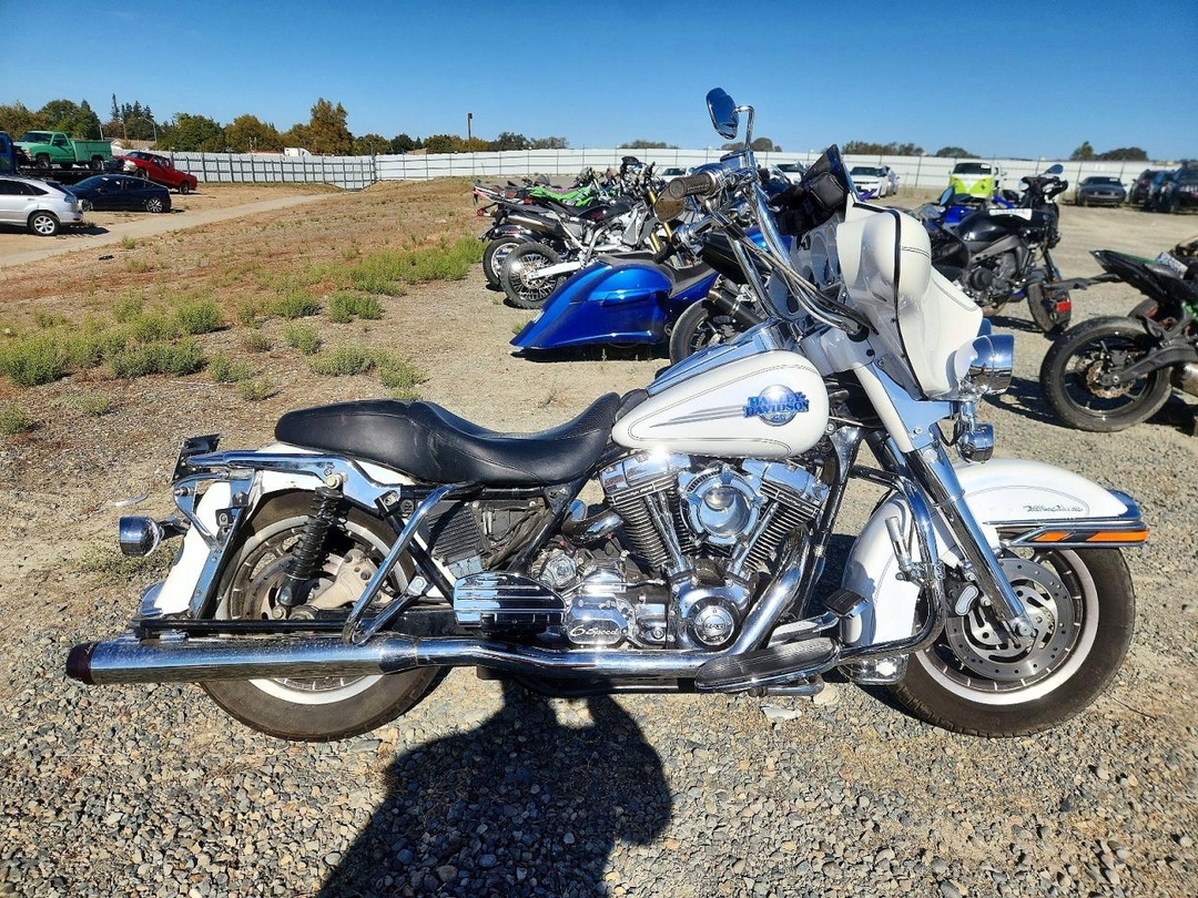 منظر 2027 HARLEY-DAVIDSON FLHTCUI، زاوية 1