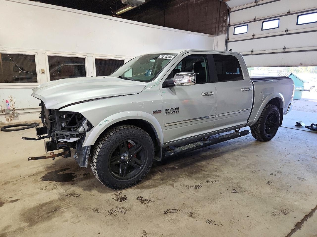 Вид 2017 RAM 1500 LARAMIE, угол 1