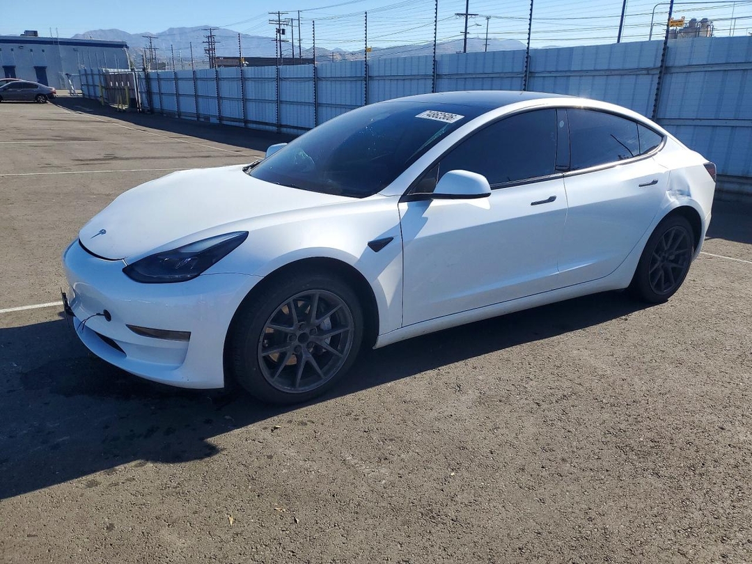 Vue de 2023 TESLA MODEL 3, angle 1