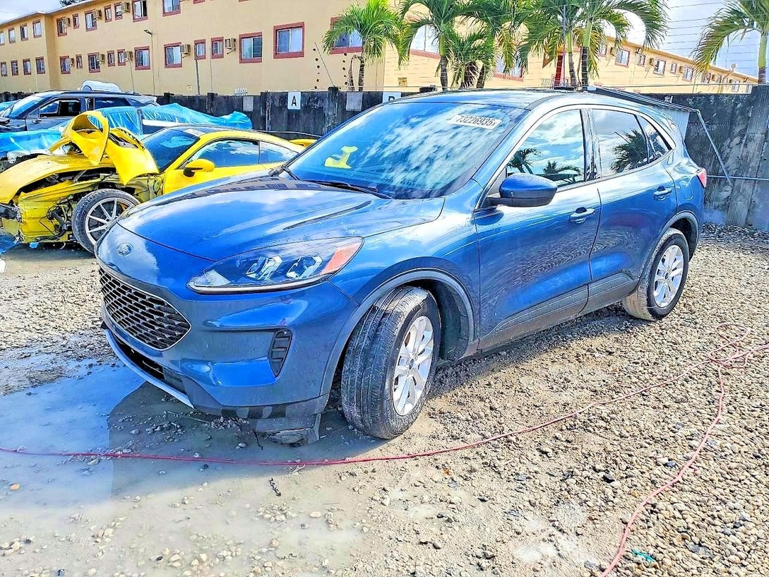 Вид 2020 FORD ESCAPE SE, угол 1