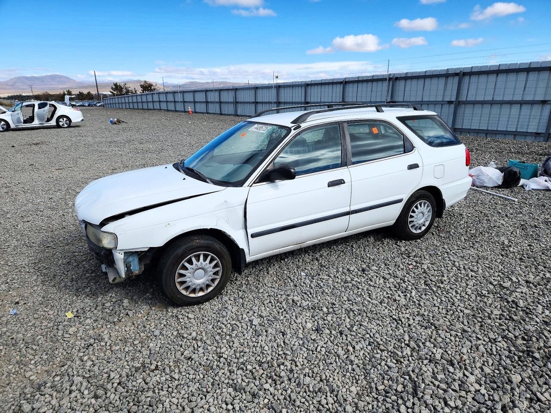 Vue de 1998 SUZUKI ESTEEM GL, angle 1