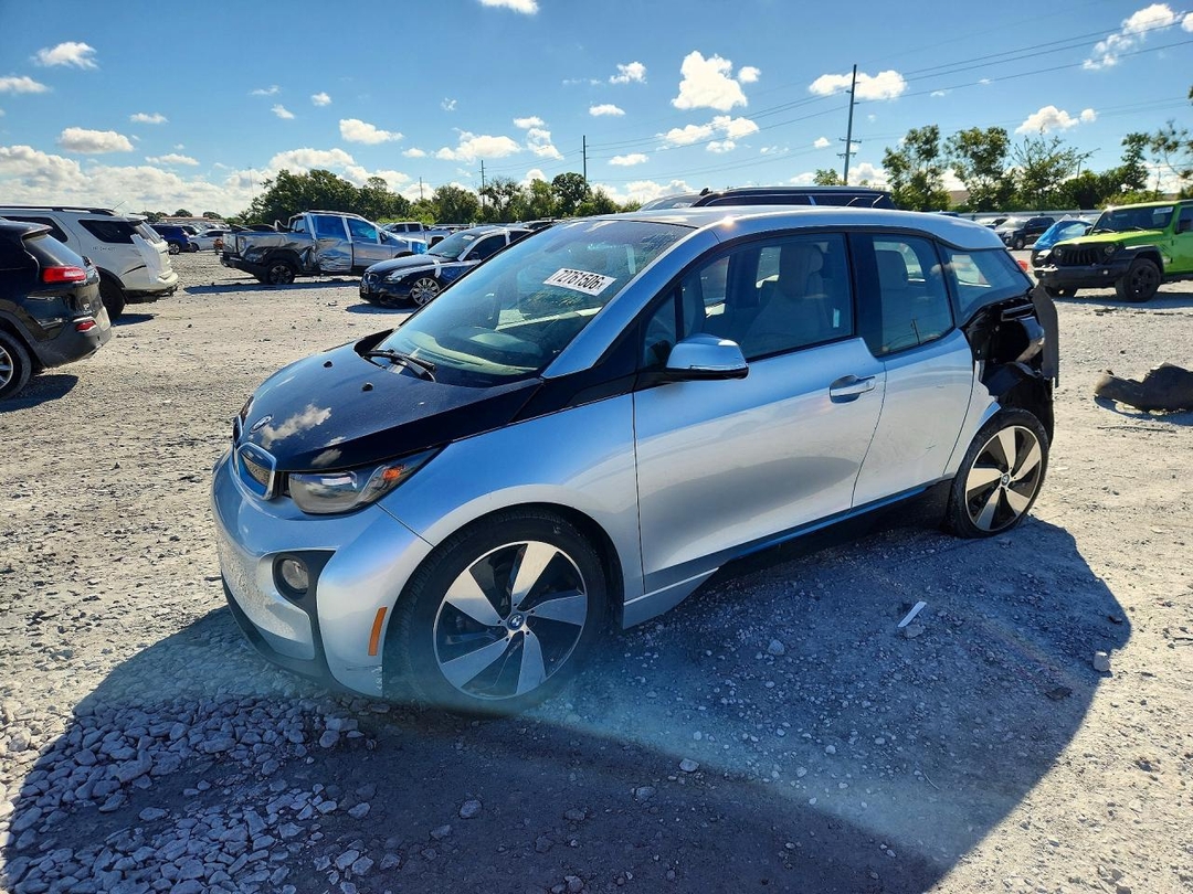 Vue de 2014 BMW I3 REX, angle 1
