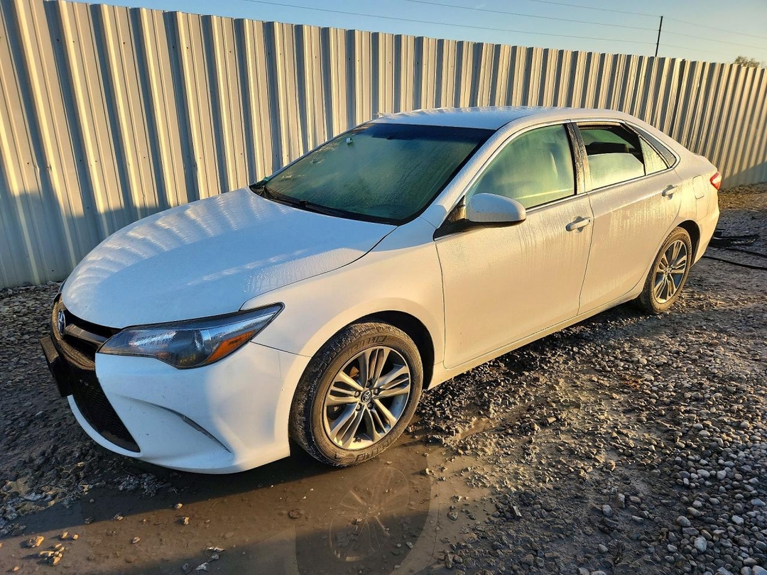 Vista de 2017 TOYOTA CAMRY SE, ángulo 1