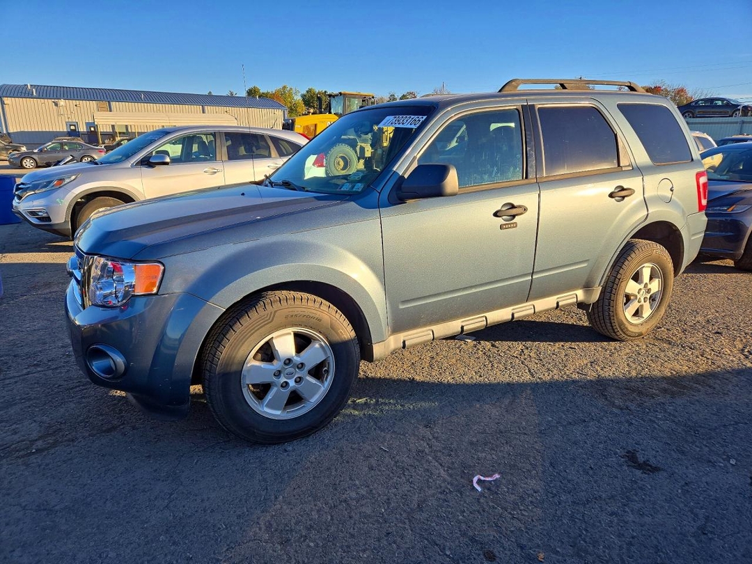 منظر 2010 FORD ESCAPE XLT، زاوية 1