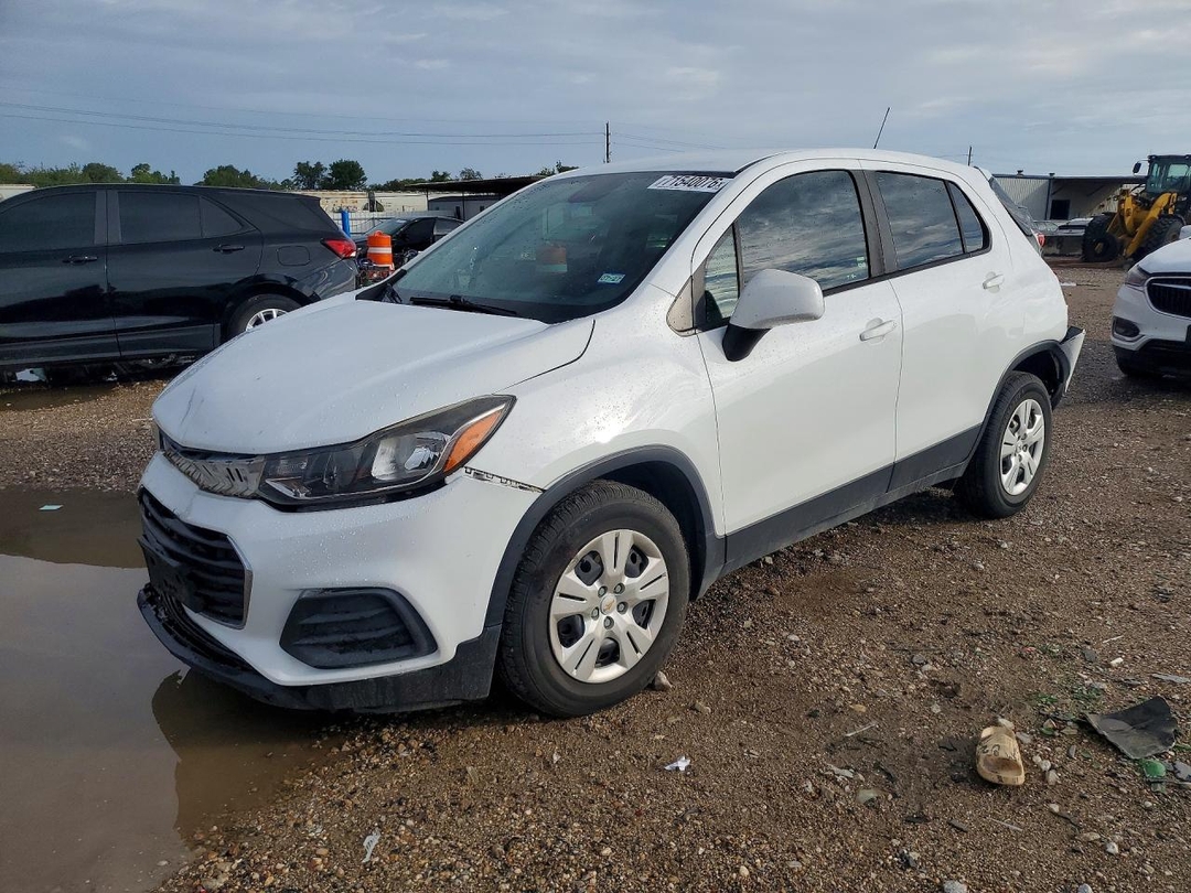 Vue de 2018 CHEVROLET TRAX LS, angle 1