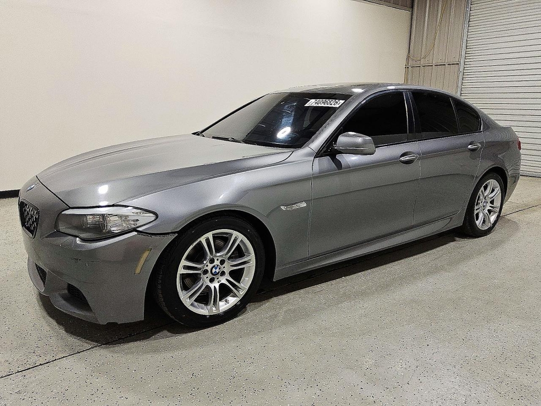 Vue de 2011 BMW 528 I, angle 1