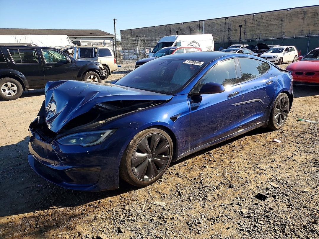 Вид 2022 TESLA MODEL S, угол 1