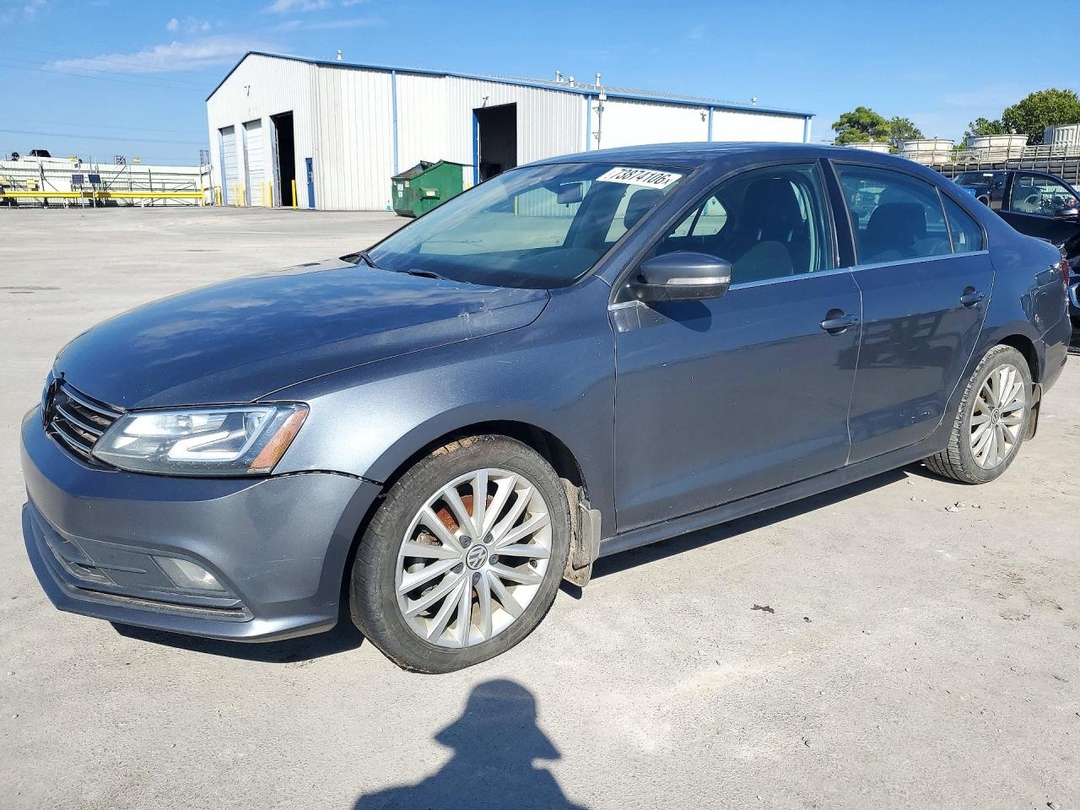 Vue de 2016 VOLKSWAGEN JETTA SEL, angle 1