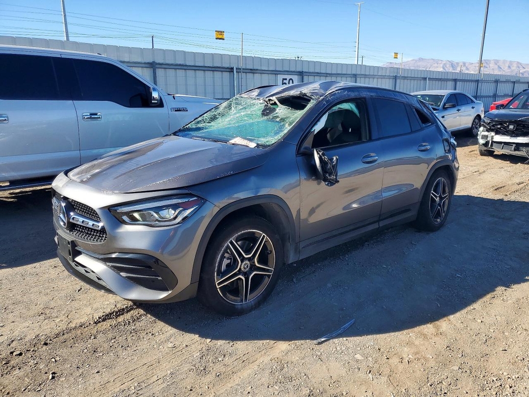 Vue de 2023 MERCEDES-BENZ GLA 250, angle 1