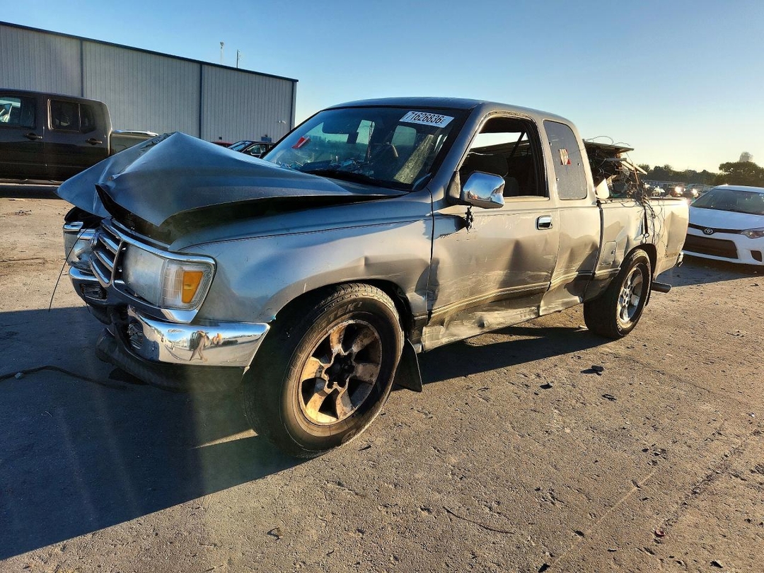 Вид 1996 TOYOTA T100 SR5, угол 1