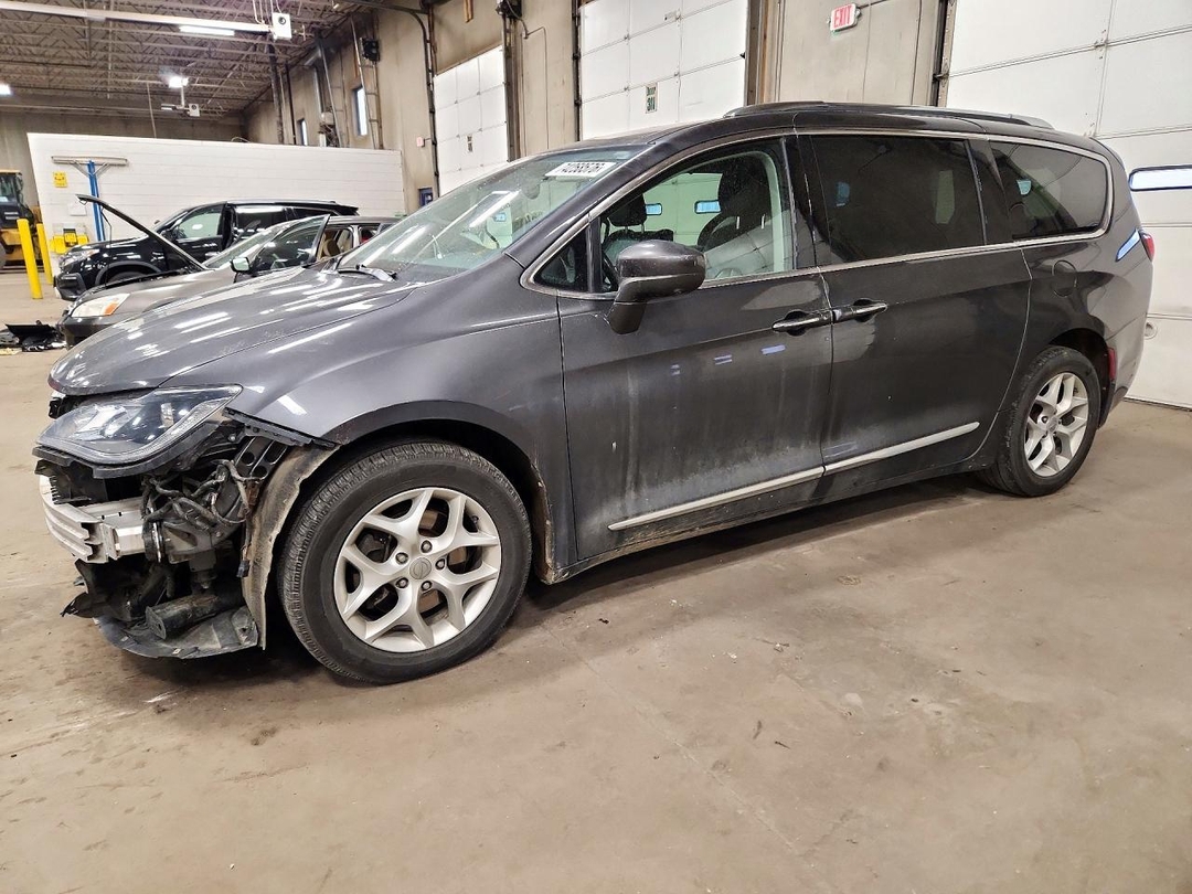 منظر 2018 CHRYSLER PACIFICA TOURING L PLUS، زاوية 1