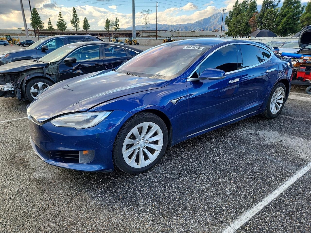 منظر 2017 TESLA MODEL S، زاوية 1