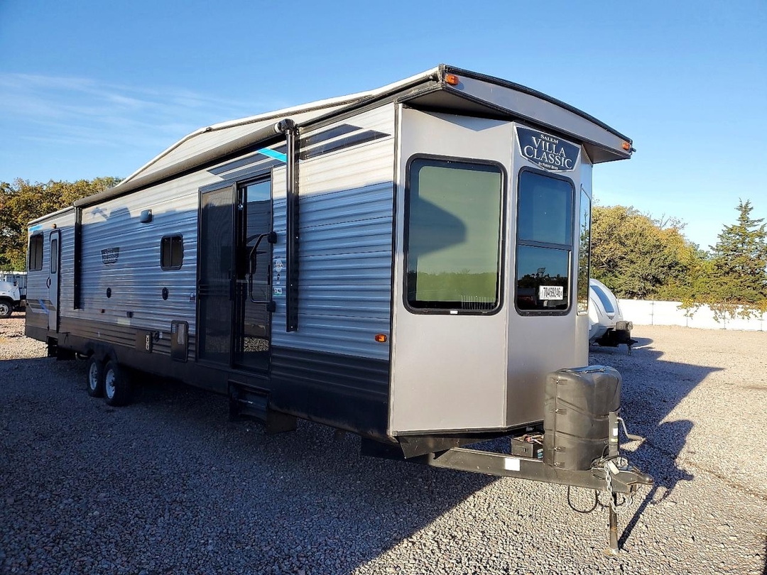 Вид 2020 FOREST RIVER VILLA CAMPER, угол 1