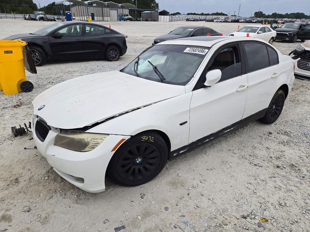 Вид 2009 BMW 328 I, угол 1