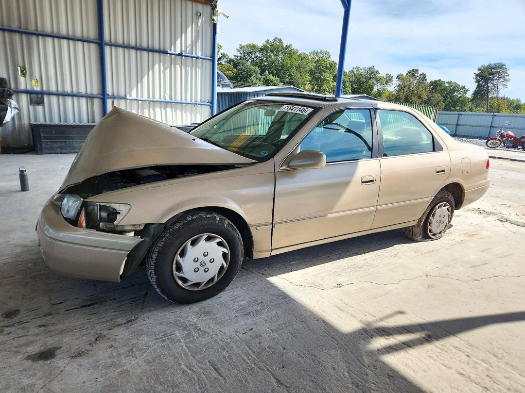 منظر 1999 TOYOTA CAMRY LE، زاوية 1