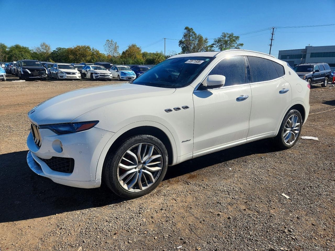 Вид 2018 MASERATI LEVANTE LUXURY, угол 1