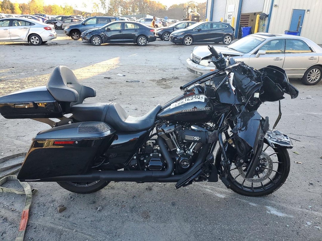 Vedere 2019 HARLEY-DAVIDSON FLTRXS, unghi 1