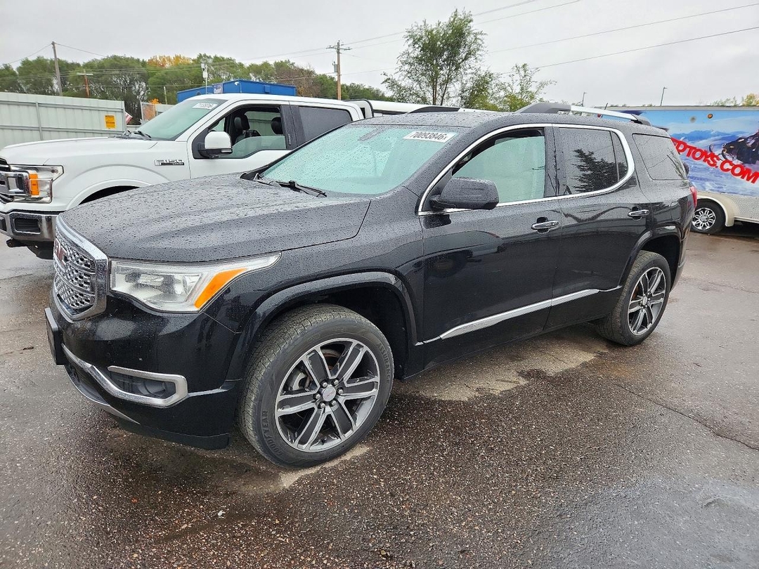 Vue de 2018 GMC ACADIA DENALI, angle 1