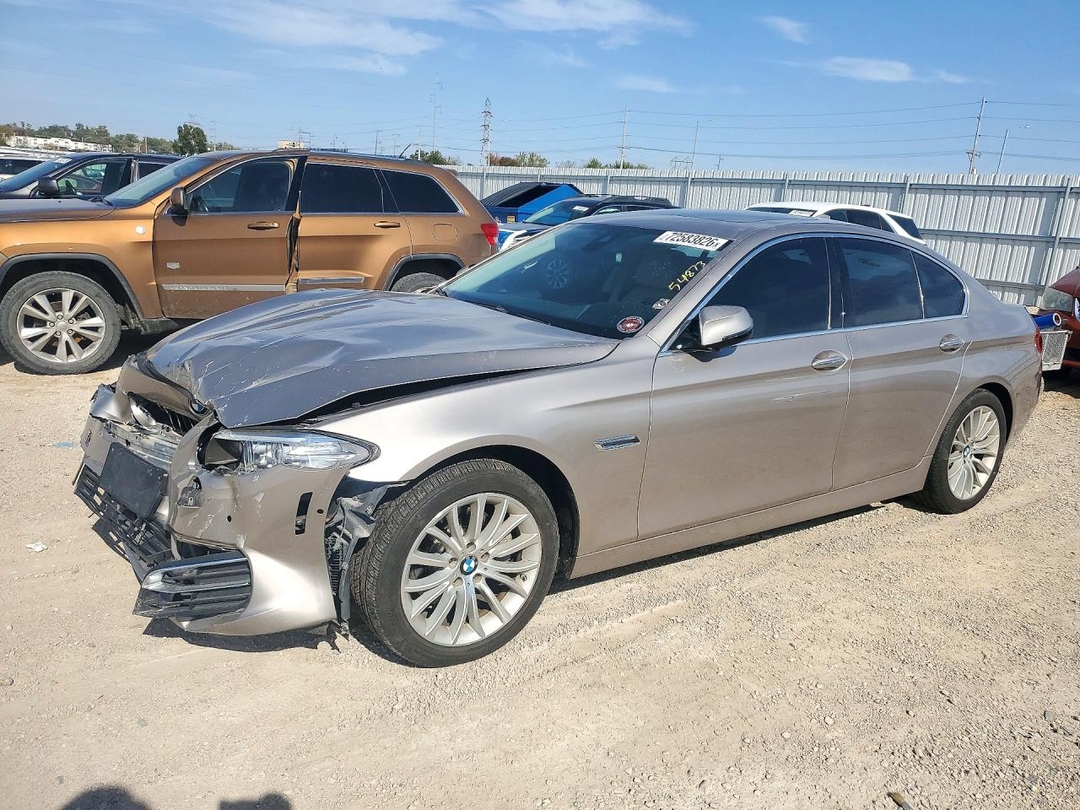 Вид 2016 BMW 528 XI, угол 1