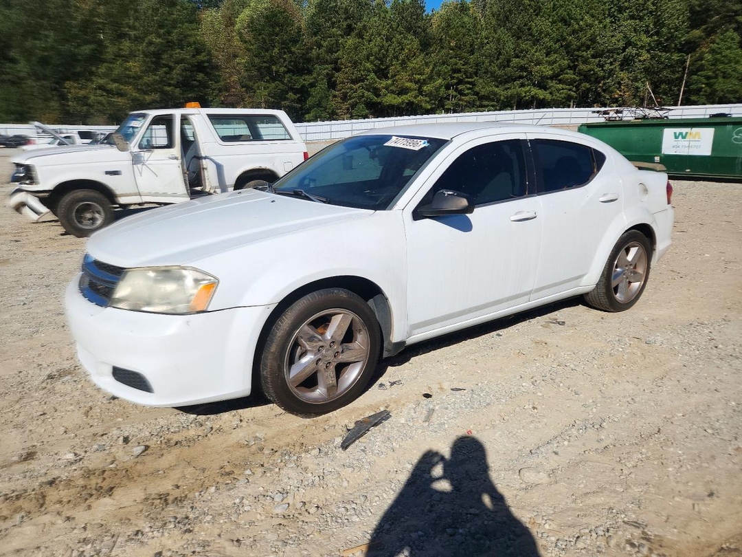 Vue de 2013 DODGE AVENGER SE, angle 1