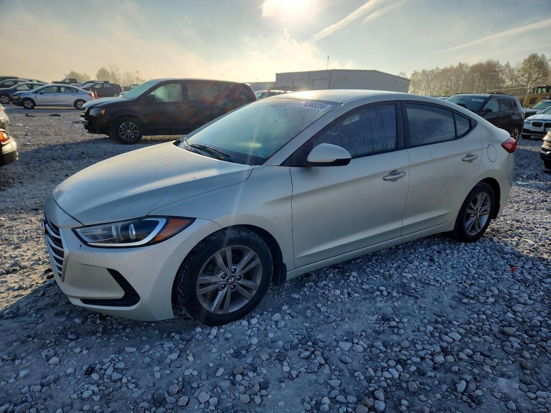 Vista de 2017 HYUNDAI ELANTRA SE, ángulo 1