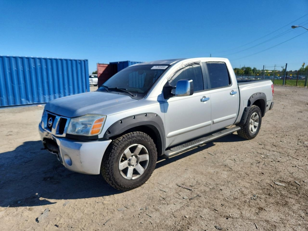 Vue de 2004 NISSAN TITAN XE, angle 1