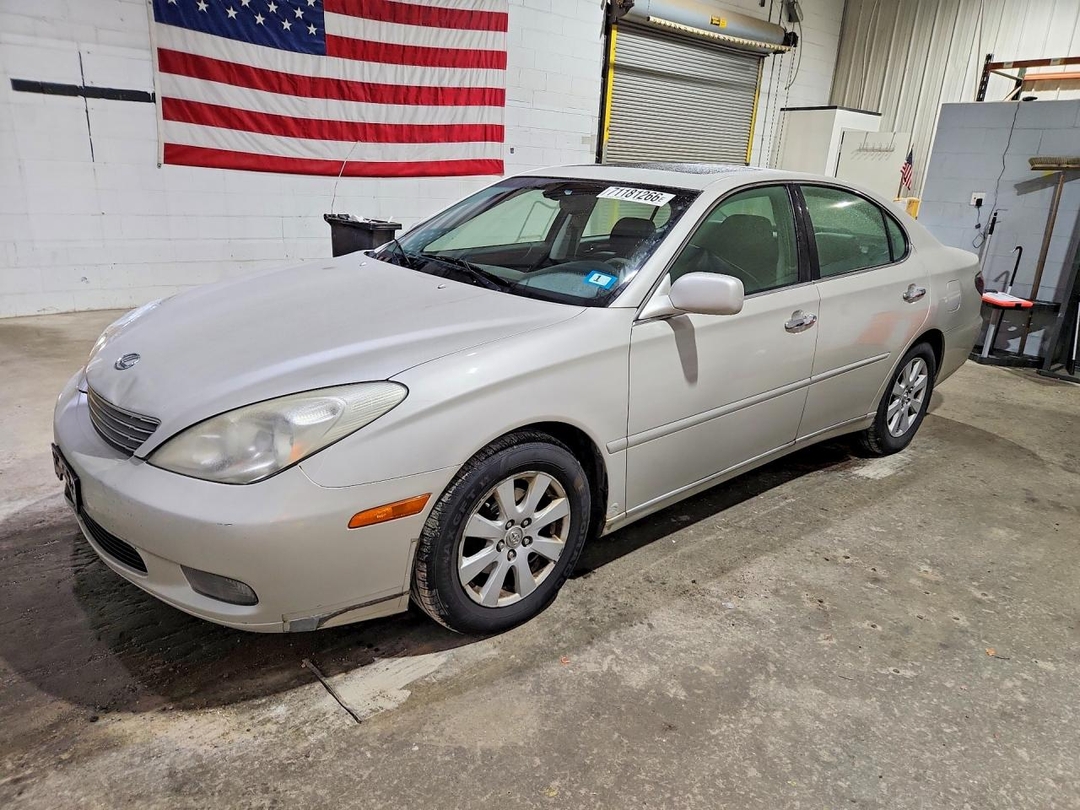 Vue de 2002 LEXUS ES 300, angle 1