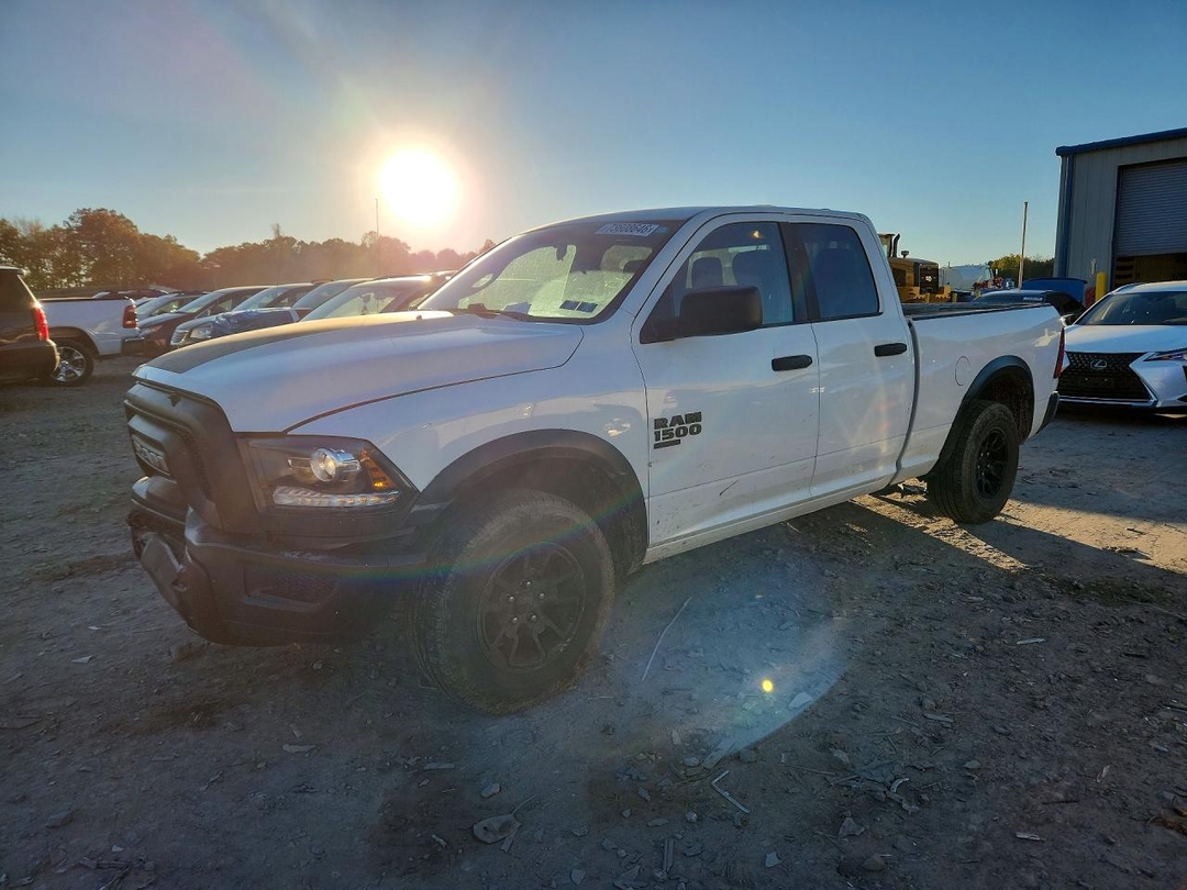 Vista de 2022 RAM 1500 CLASSIC SLT, ángulo 1