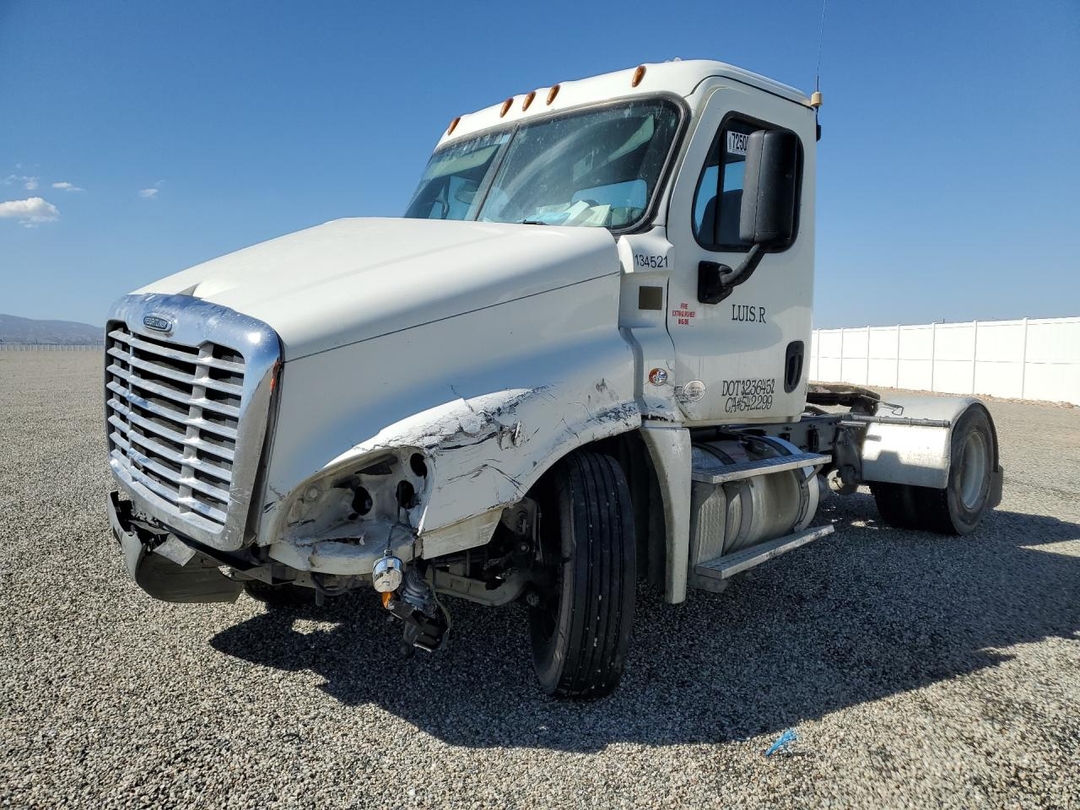 Vista de 2016 FREIGHTLINER CASCADIA 125 SEMI TRUCK, ángulo 1