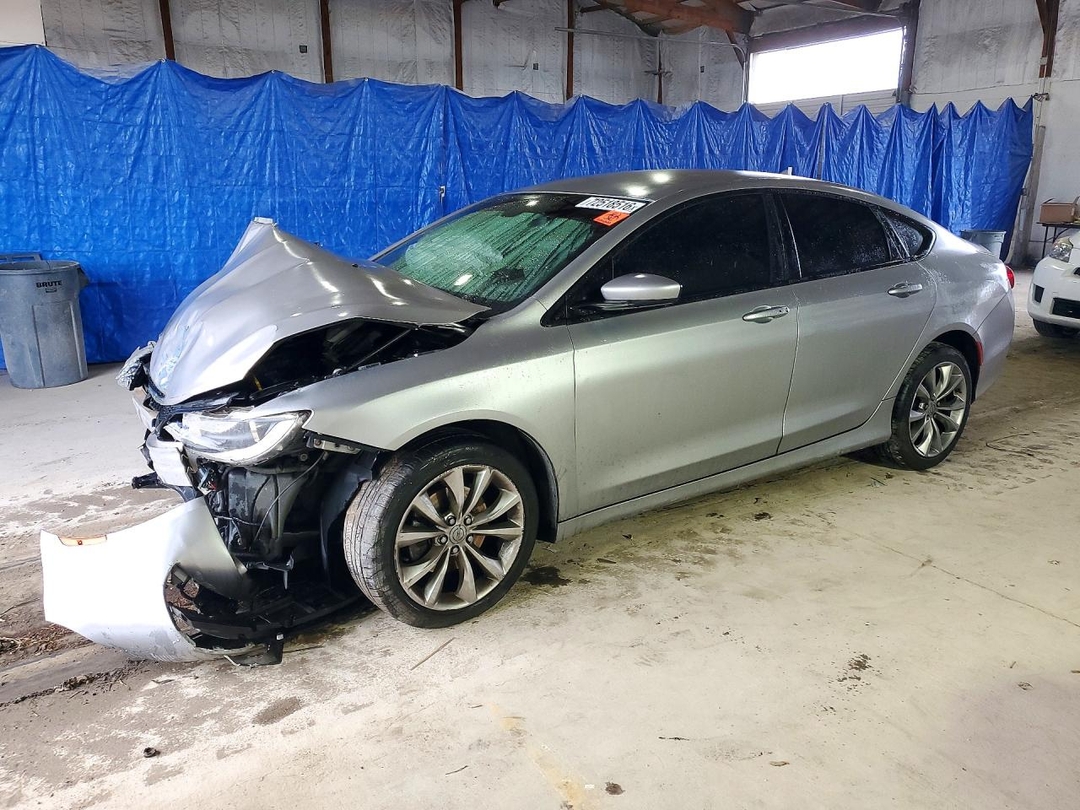 Vista de 2015 CHRYSLER 200 S, ángulo 1