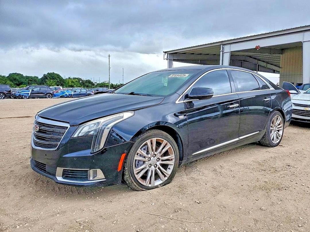 Vedere 2018 CADILLAC XTS LUXURY, unghi 1
