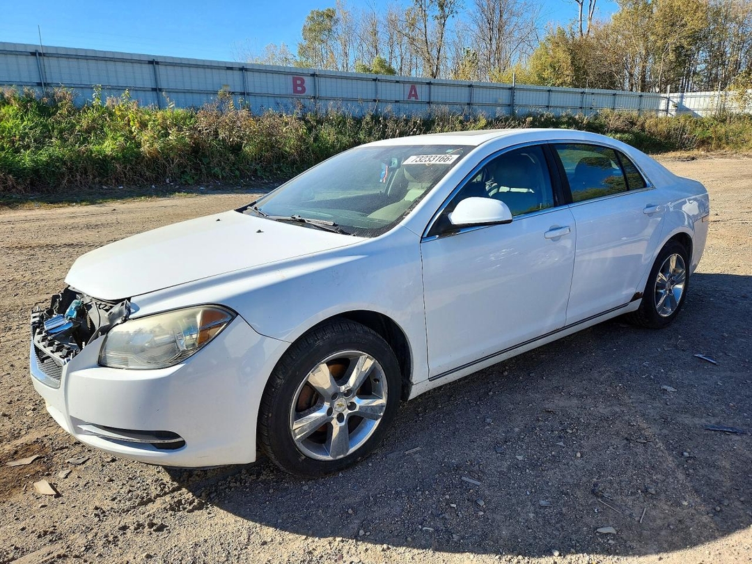 Vue de 2011 CHEVROLET MALIBU 2LT, angle 1
