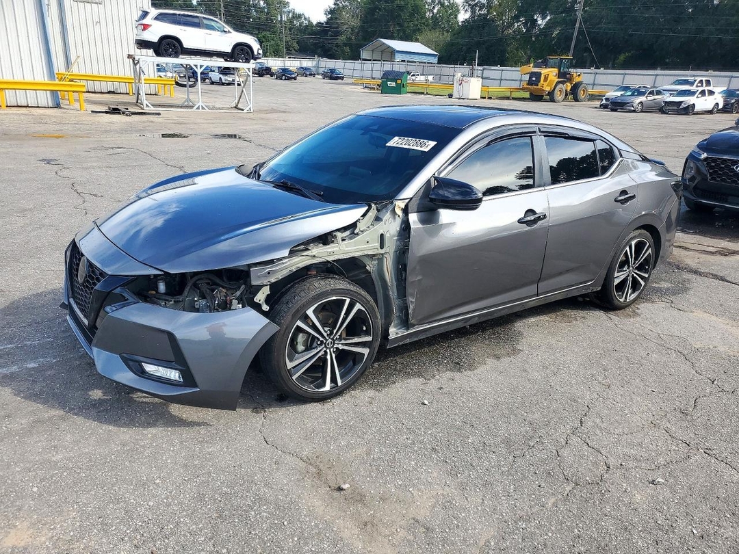 Вид 2021 NISSAN SENTRA SR, угол 1