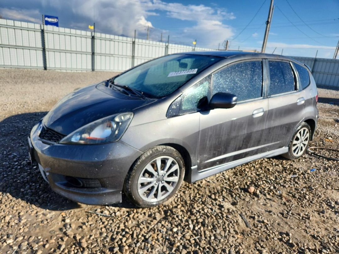 Вид 2013 HONDA FIT SPORT, угол 1