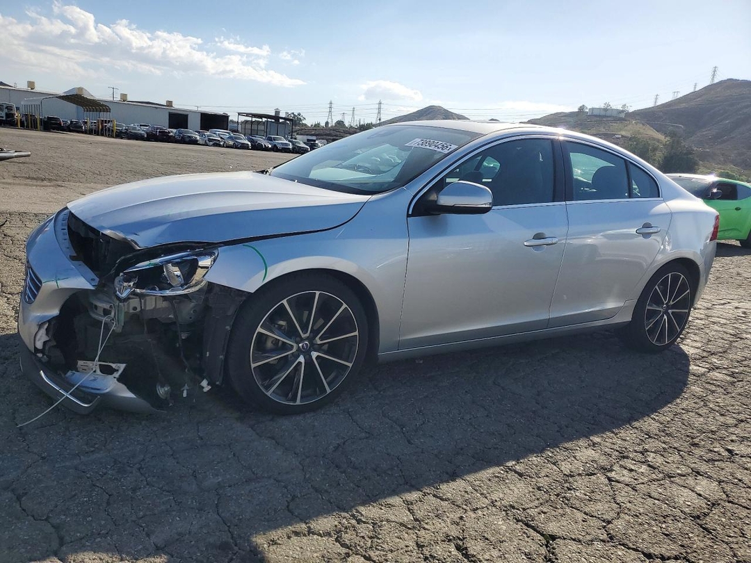Vedere 2016 VOLVO S60 PREMIER, unghi 1