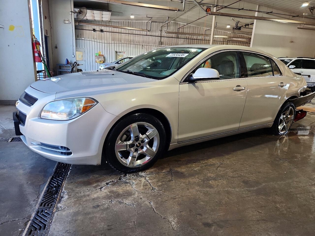 منظر 2010 CHEVROLET MALIBU 1LT، زاوية 1