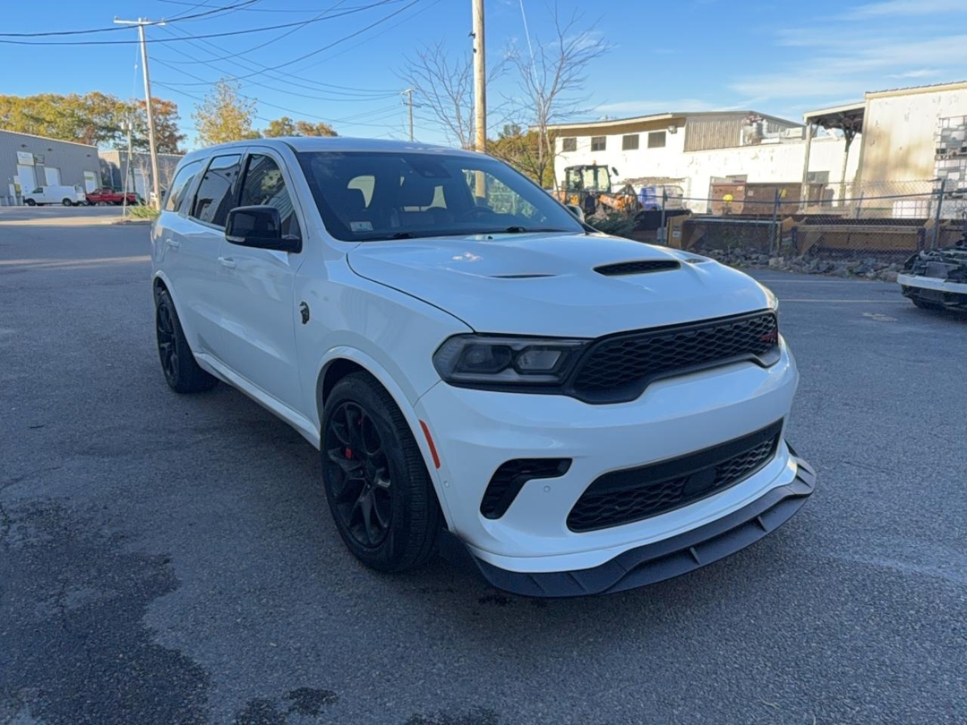 منظر 2023 DODGE DURANGO SRT HELLCAT، زاوية 1