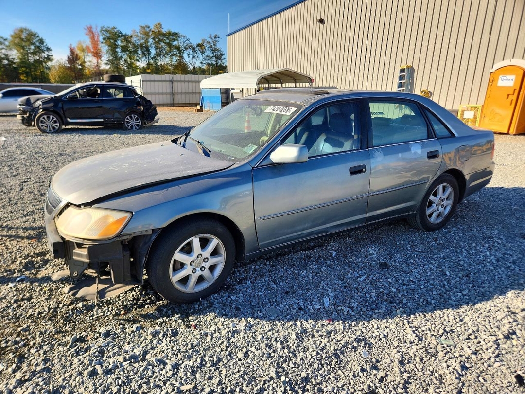 منظر 2001 TOYOTA AVALON XLS، زاوية 1