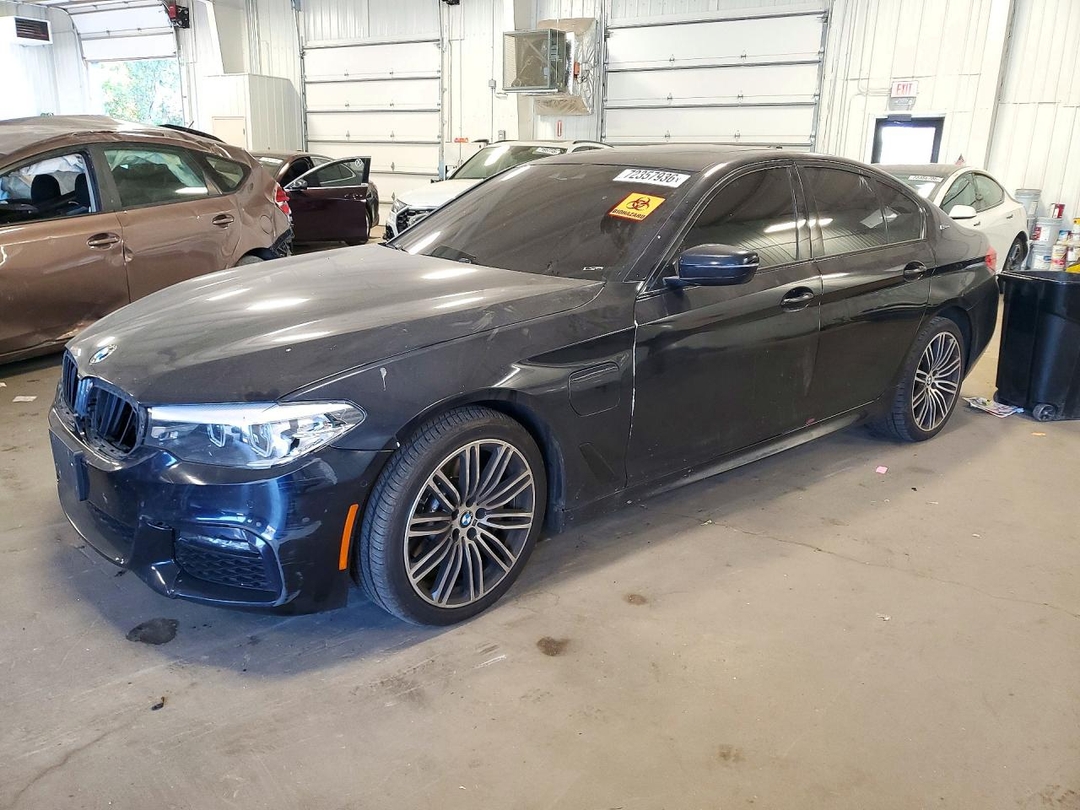 Vista de 2019 BMW 530E, ángulo 1