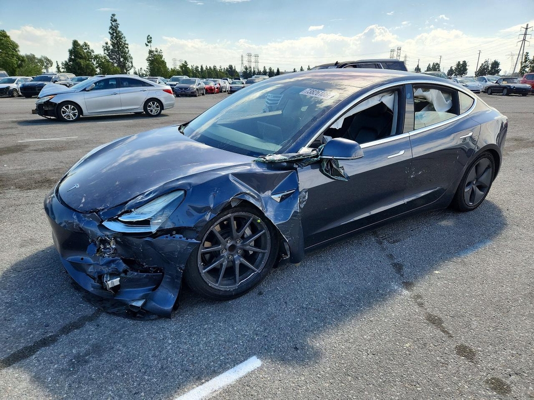 منظر 2018 TESLA MODEL 3، زاوية 1